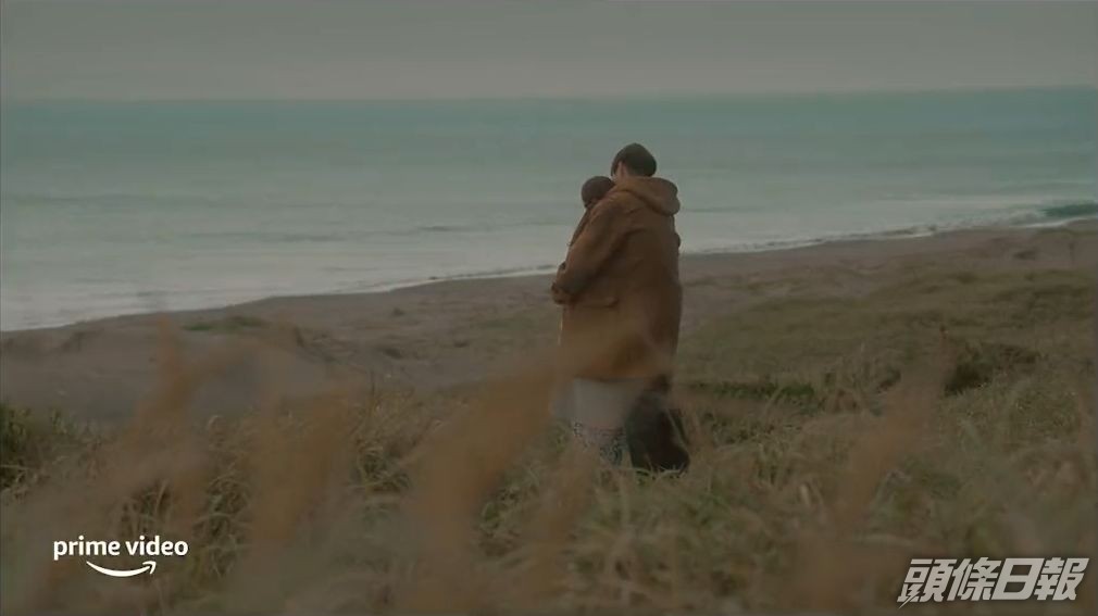 二人打得火熱。